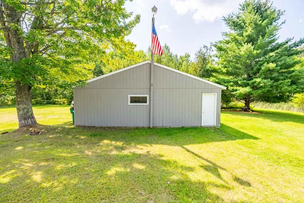 9225 Merrill Road Hibbing, MN 55746