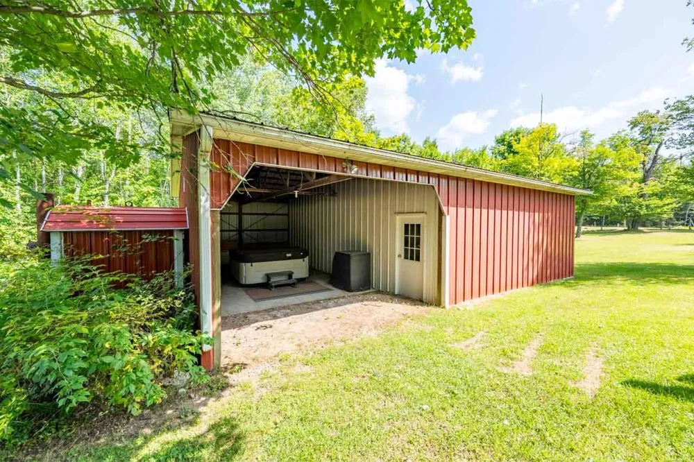 9225 Merrill Road Hibbing, MN 55746