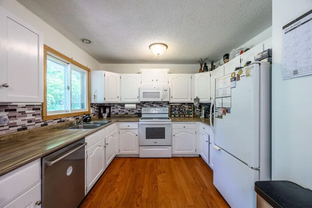 9225 Merrill Road Hibbing, MN 55746