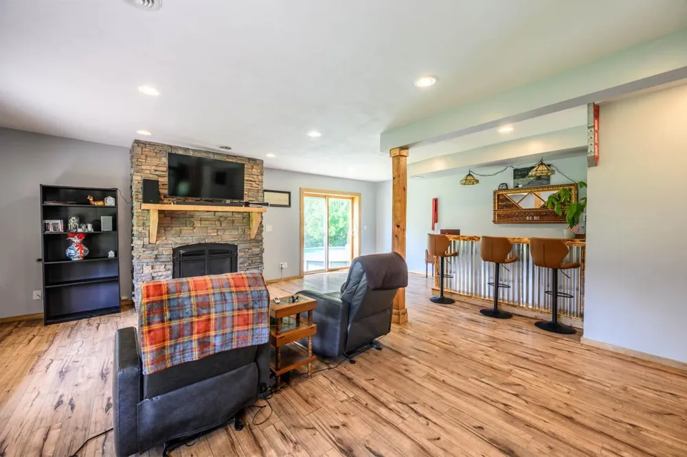 9225 Merrill Road Hibbing, MN 55746