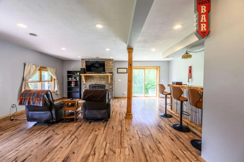 9225 Merrill Road Hibbing, MN 55746
