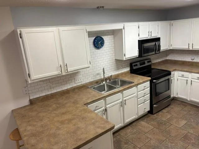 4856 Helena Lane #11 Oakdale, MN 55128