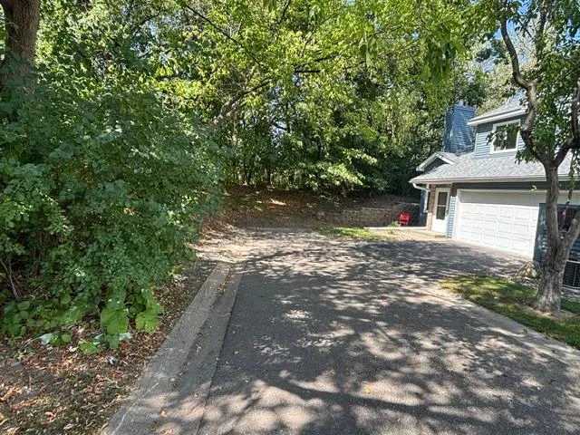 4856 Helena Lane #11 Oakdale, MN 55128