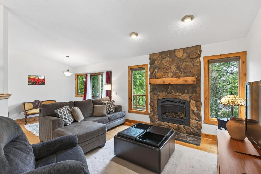 11607 Hillside Circle Champlin, MN 55316