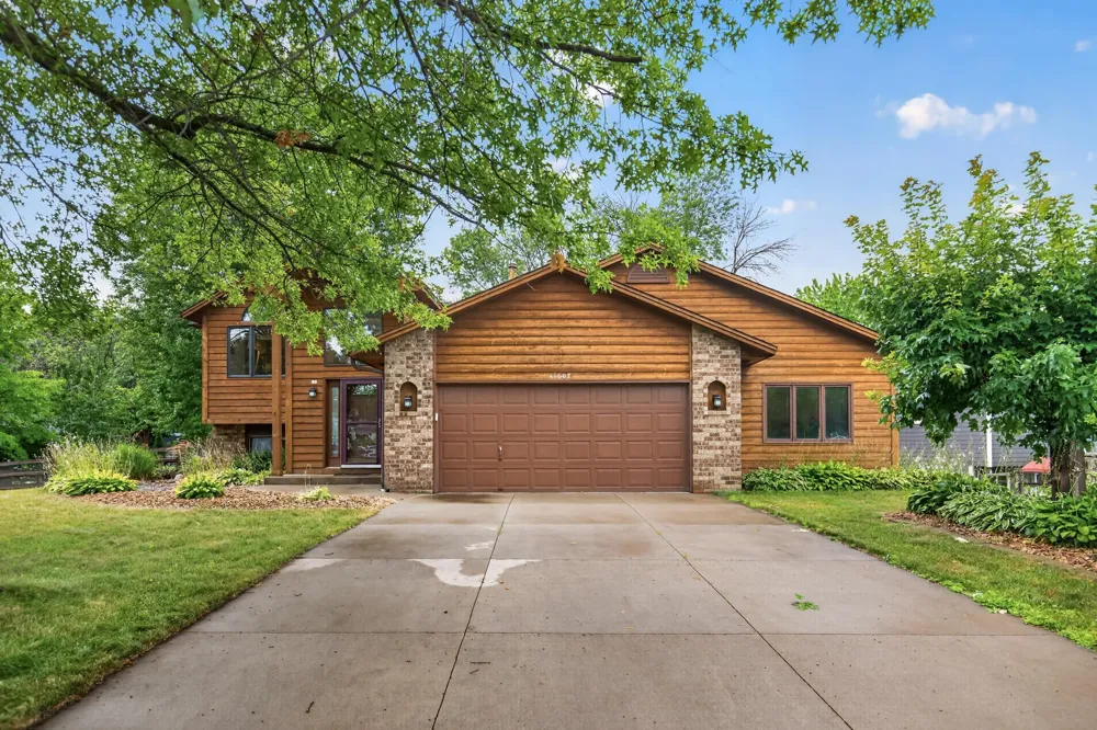 11607 Hillside Circle Champlin, MN 55316