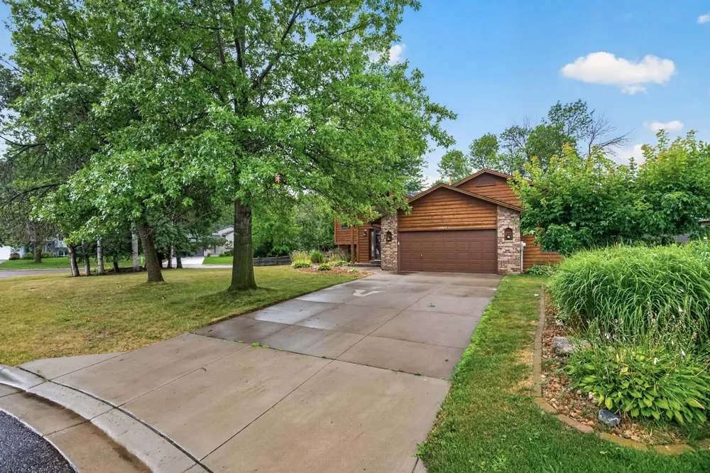 11607 Hillside Circle Champlin, MN 55316