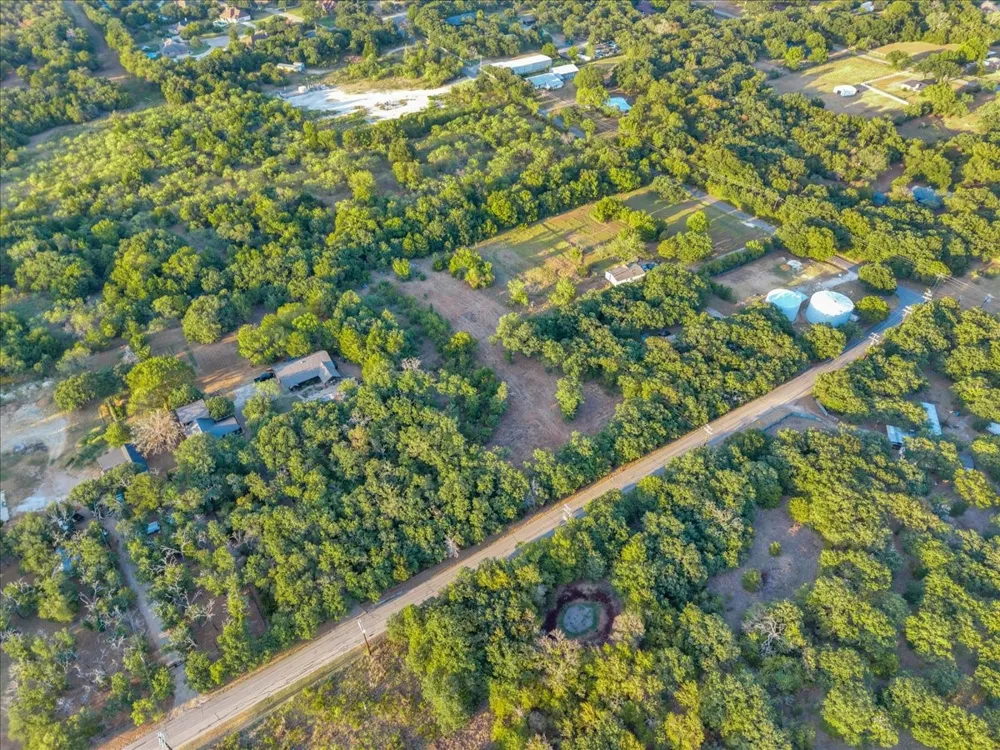 1709 Fox Lane Burleson, TX 76028