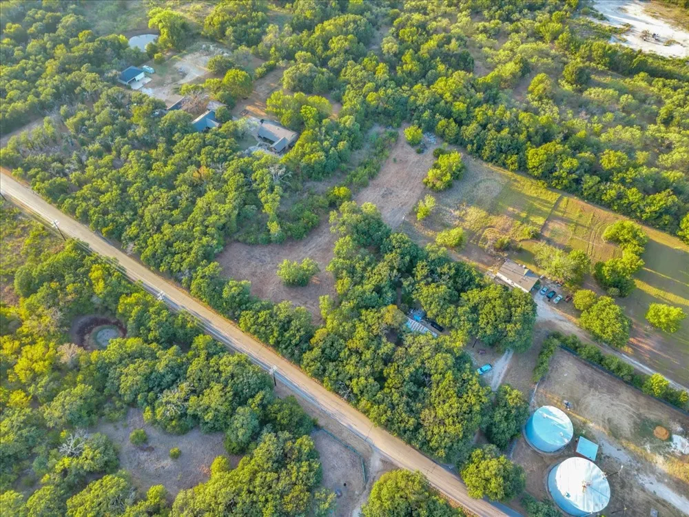 1709 Fox Lane Burleson, TX 76028