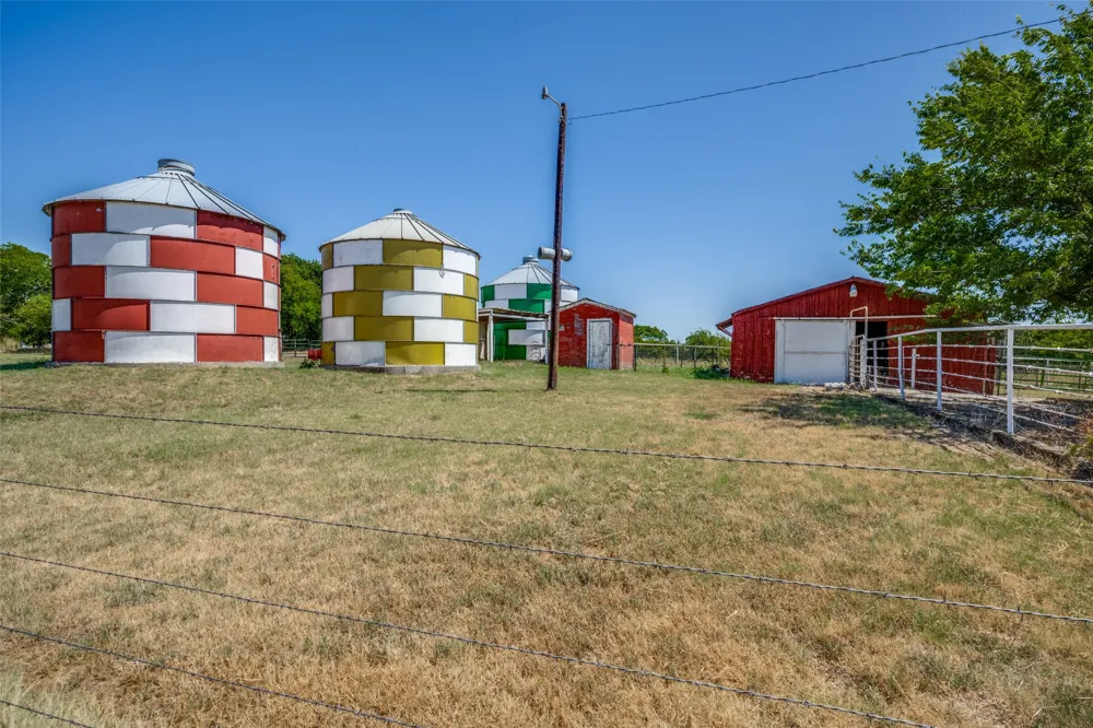 117 County Road 2646 Decatur, TX 76234