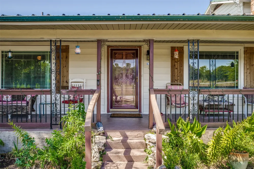 117 County Road 2646 Decatur, TX 76234