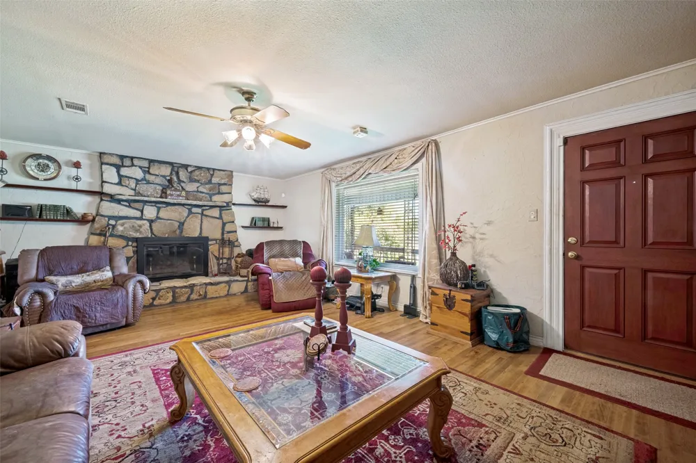 117 County Road 2646 Decatur, TX 76234