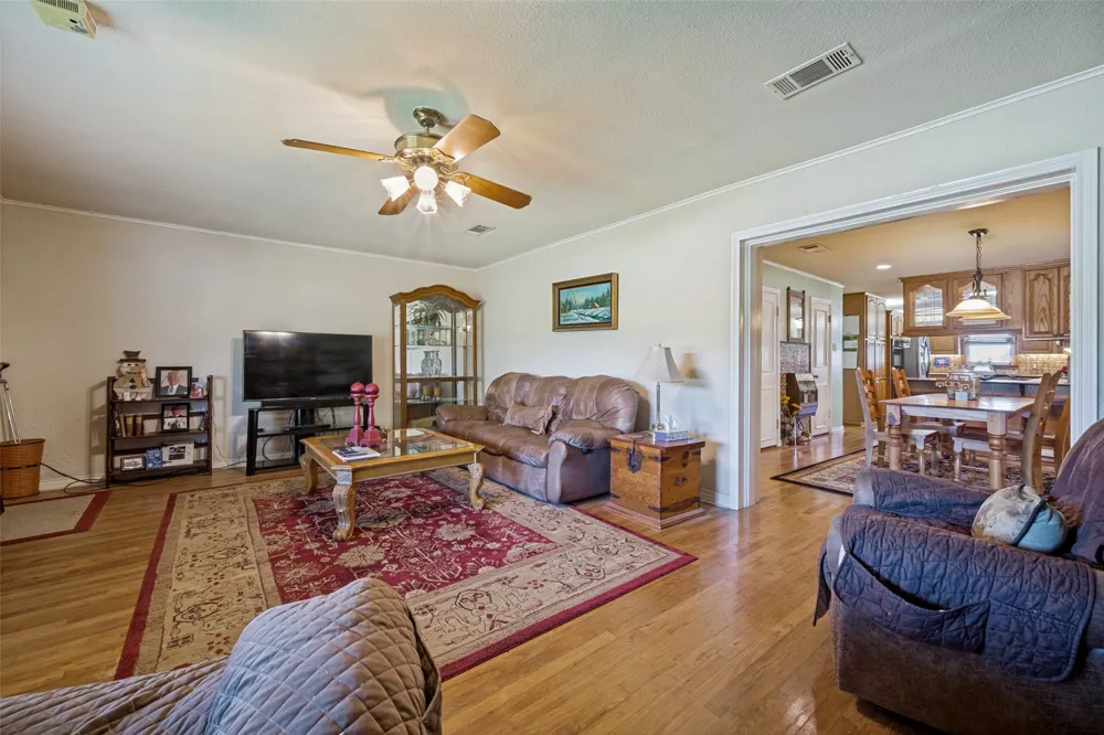 117 County Road 2646 Decatur, TX 76234