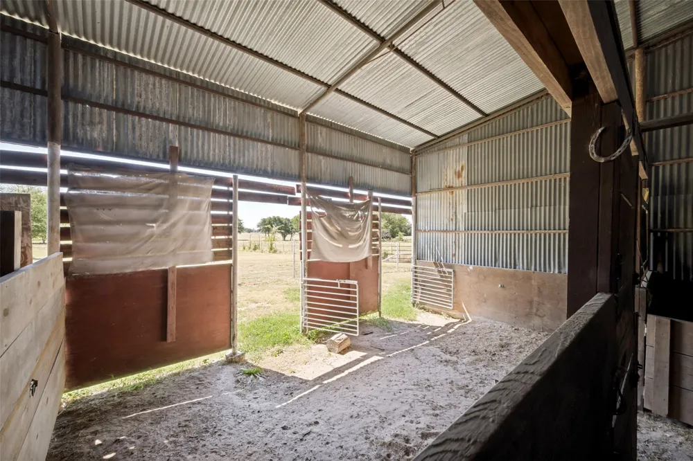 117 County Road 2646 Decatur, TX 76234