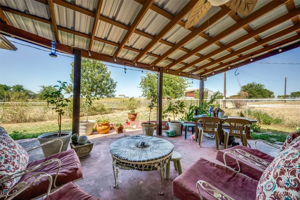 117 County Road 2646 Decatur, TX 76234