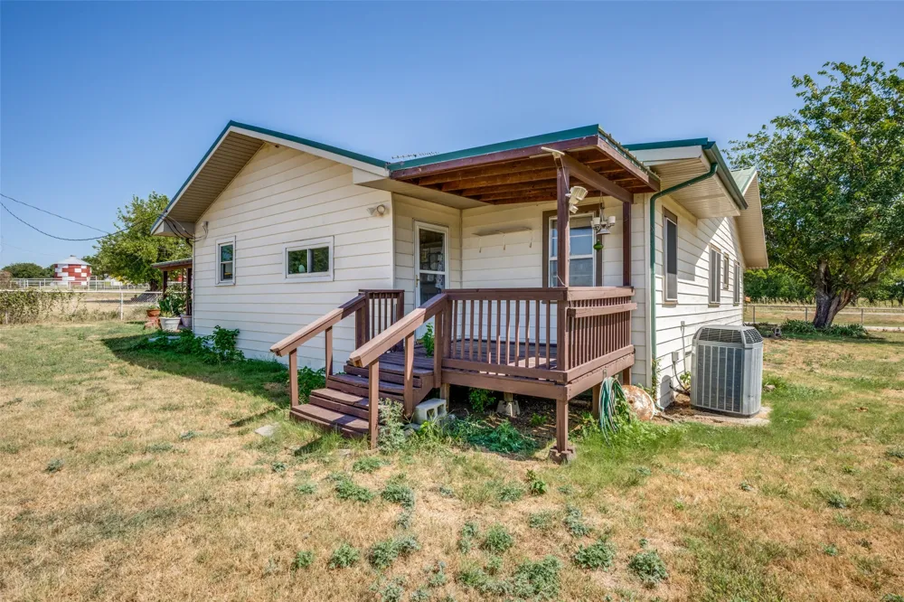 117 County Road 2646 Decatur, TX 76234