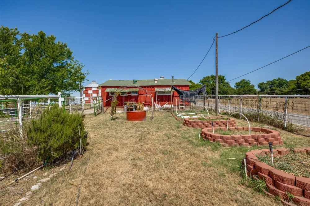 117 County Road 2646 Decatur, TX 76234