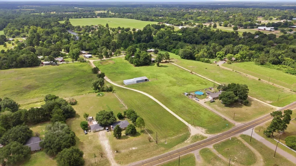 813 El Camino Drive Grapeland, TX 75844