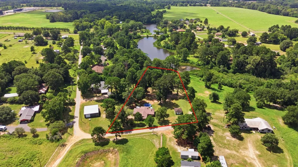813 El Camino Drive Grapeland, TX 75844