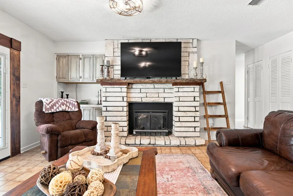 813 El Camino Drive Grapeland, TX 75844