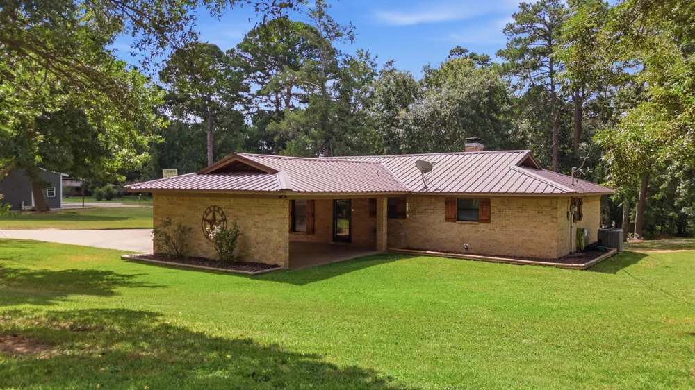 813 El Camino Drive Grapeland, TX 75844