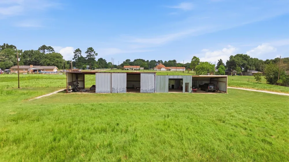 813 El Camino Drive Grapeland, TX 75844