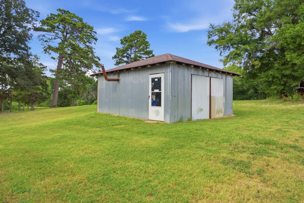 813 El Camino Drive Grapeland, TX 75844