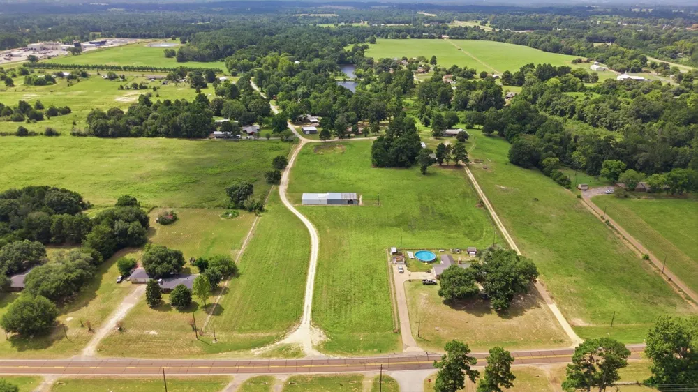 813 El Camino Drive Grapeland, TX 75844
