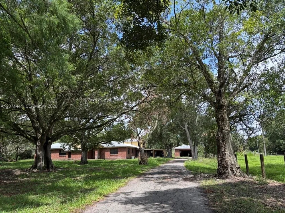 375 County Road 720 Clewiston, FL 33440