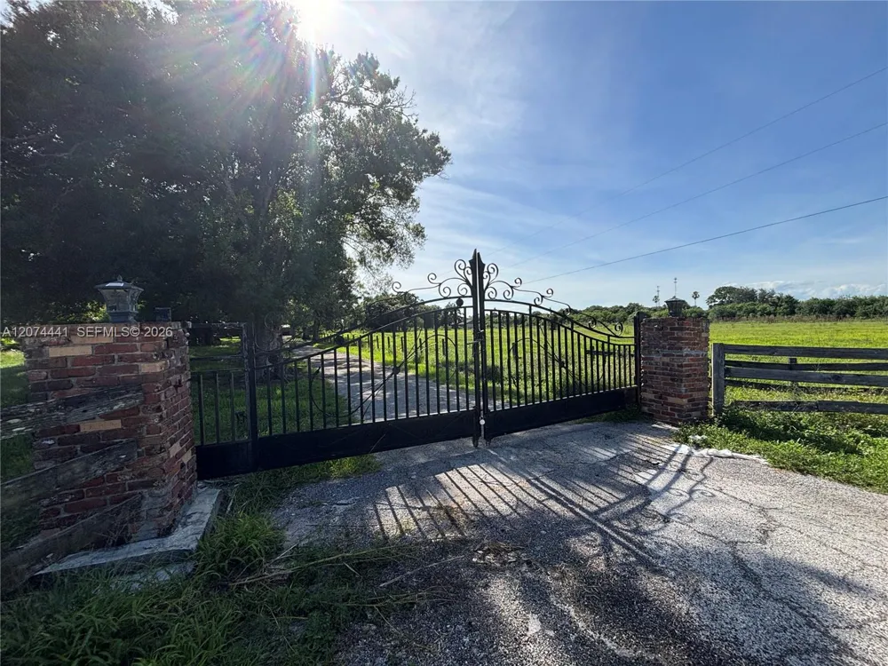 375 County Road 720 Clewiston, FL 33440