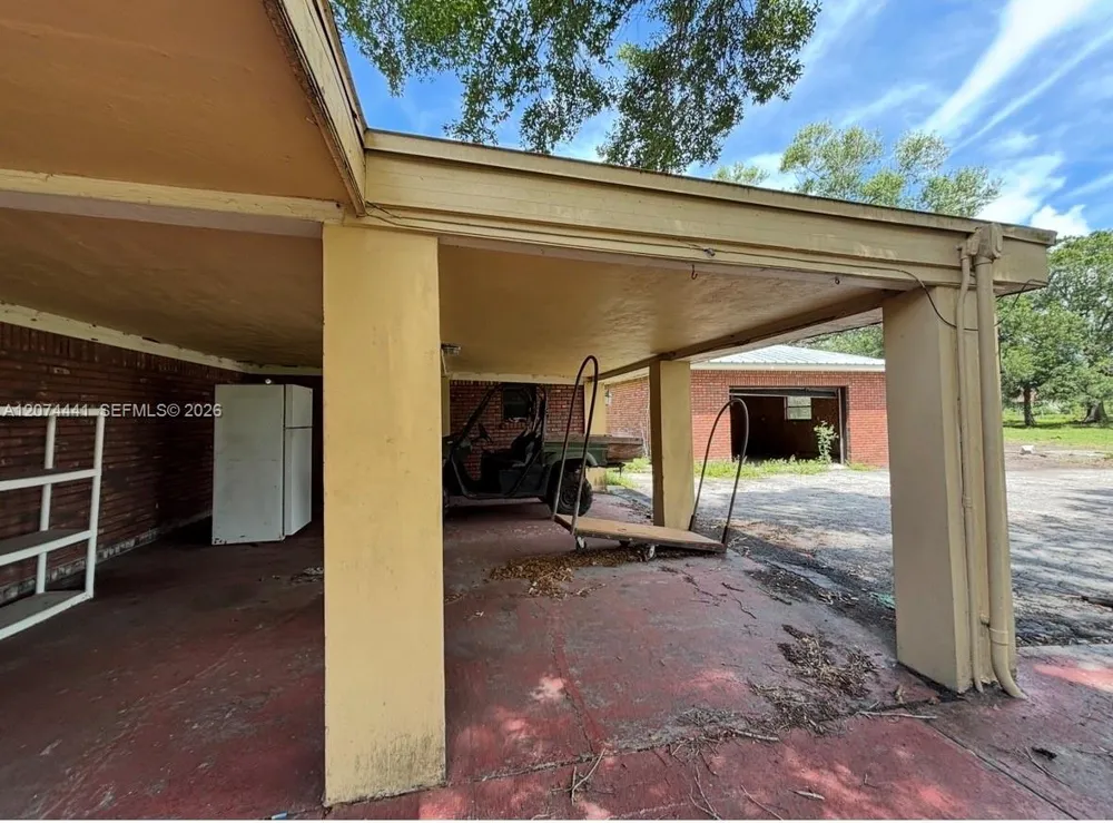 375 County Road 720 Clewiston, FL 33440