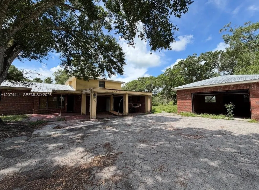 375 County Road 720 Clewiston, FL 33440