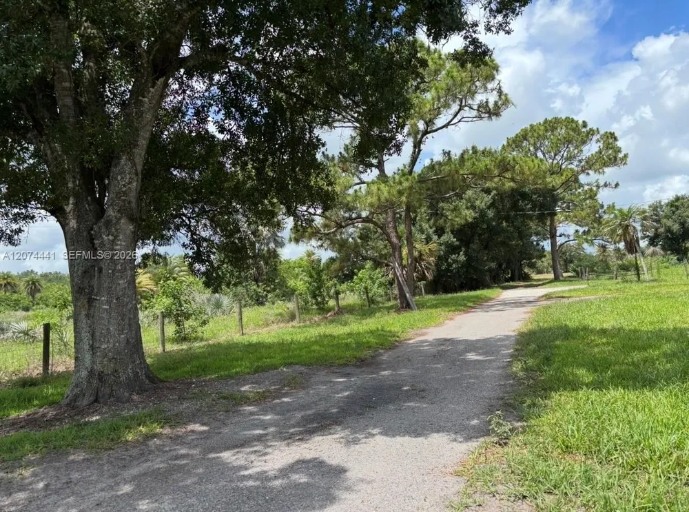 375 County Road 720 Clewiston, FL 33440