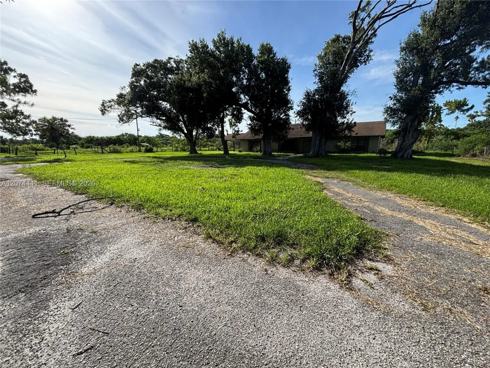 375 County Road 720 Clewiston, FL 33440