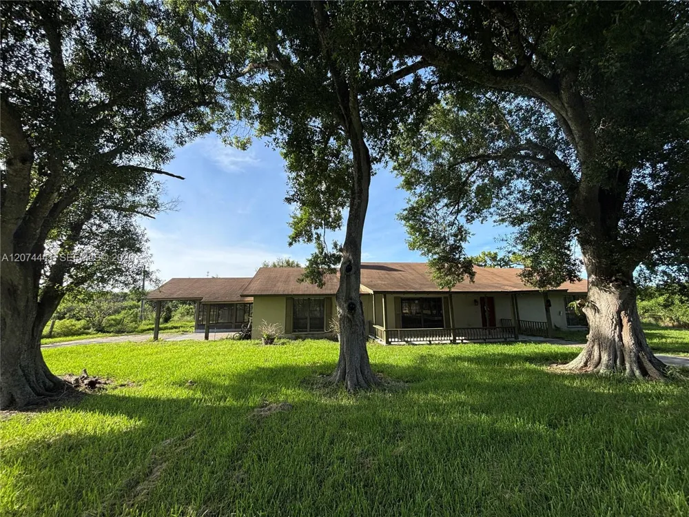 375 County Road 720 Clewiston, FL 33440
