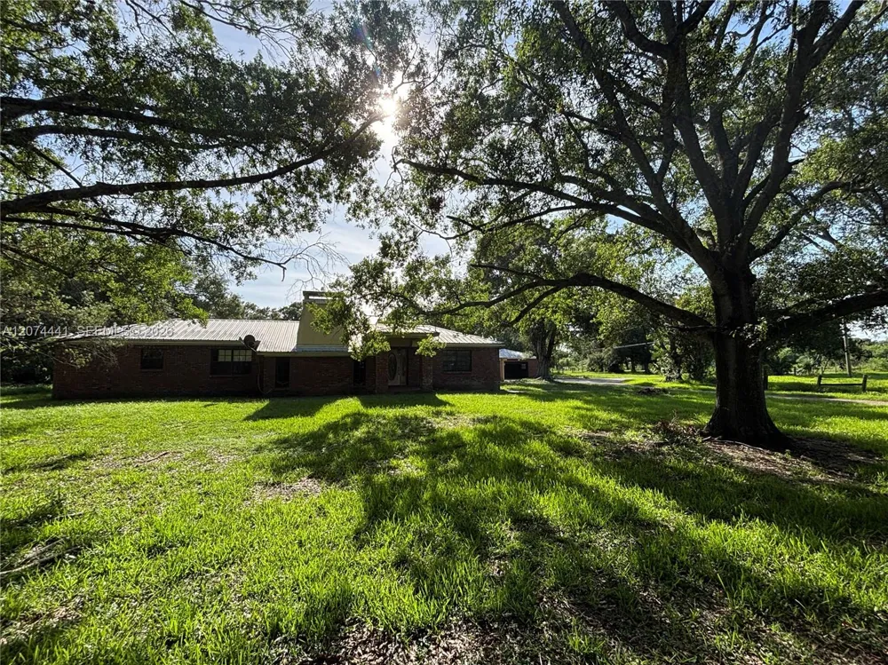 375 County Road 720 Clewiston, FL 33440