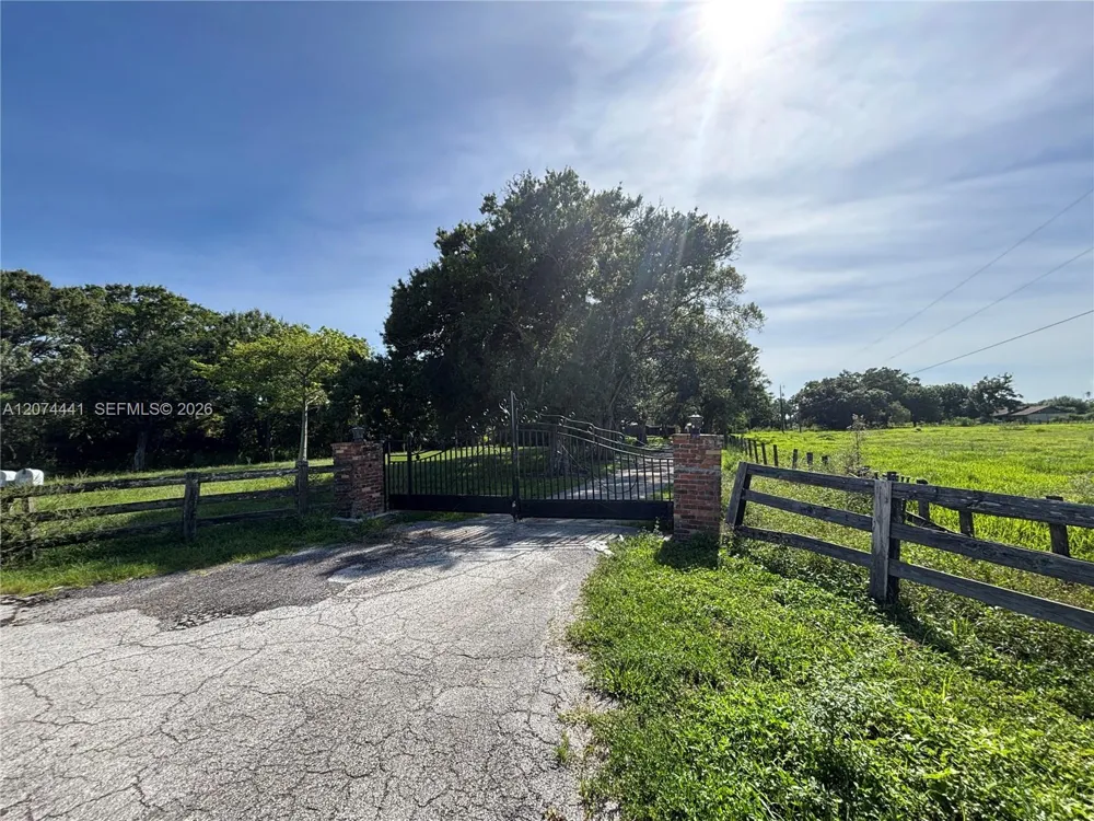 375 County Road 720 Clewiston, FL 33440