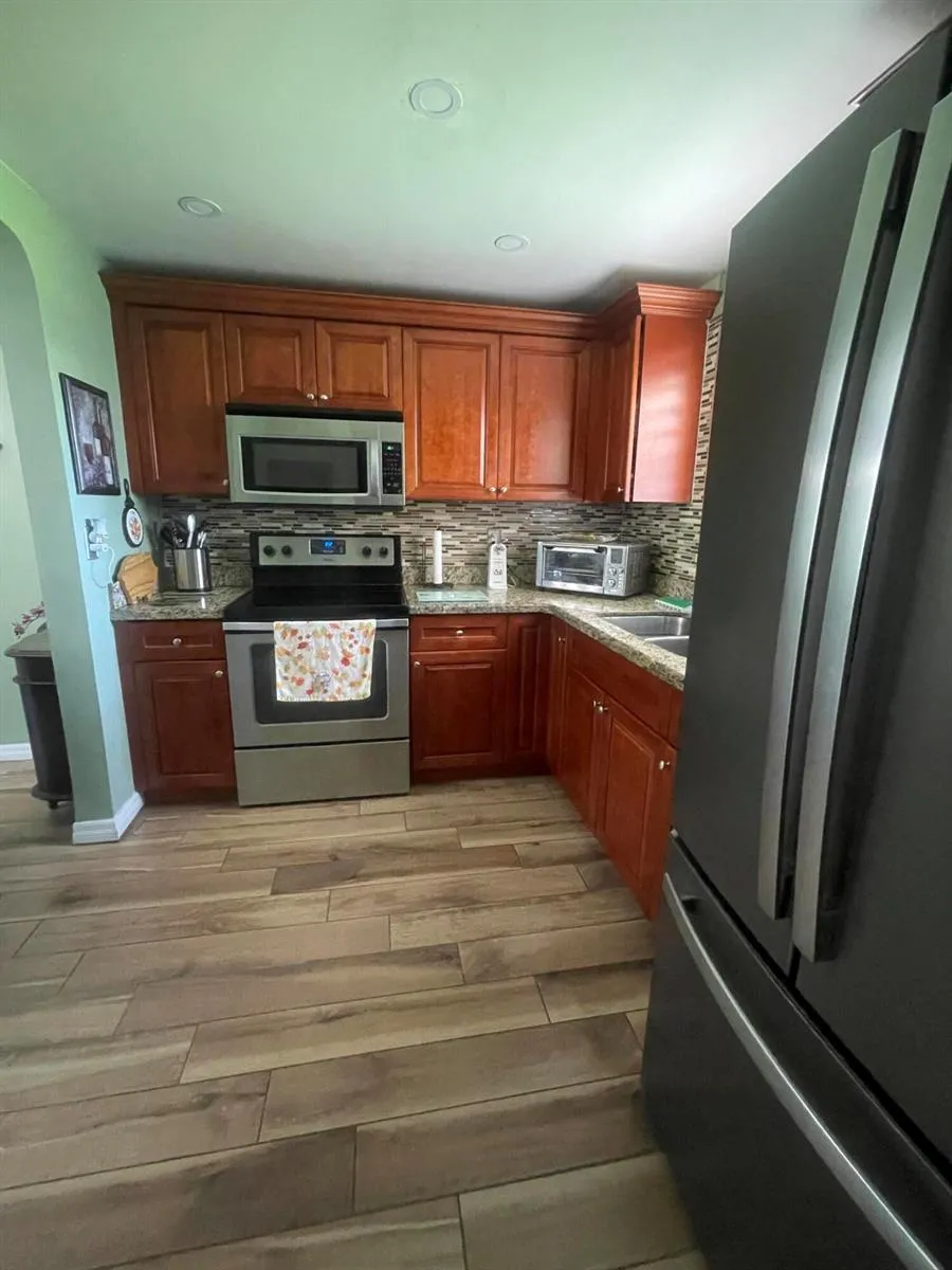 702 Lori Drive #195 Palm Springs, FL 33461