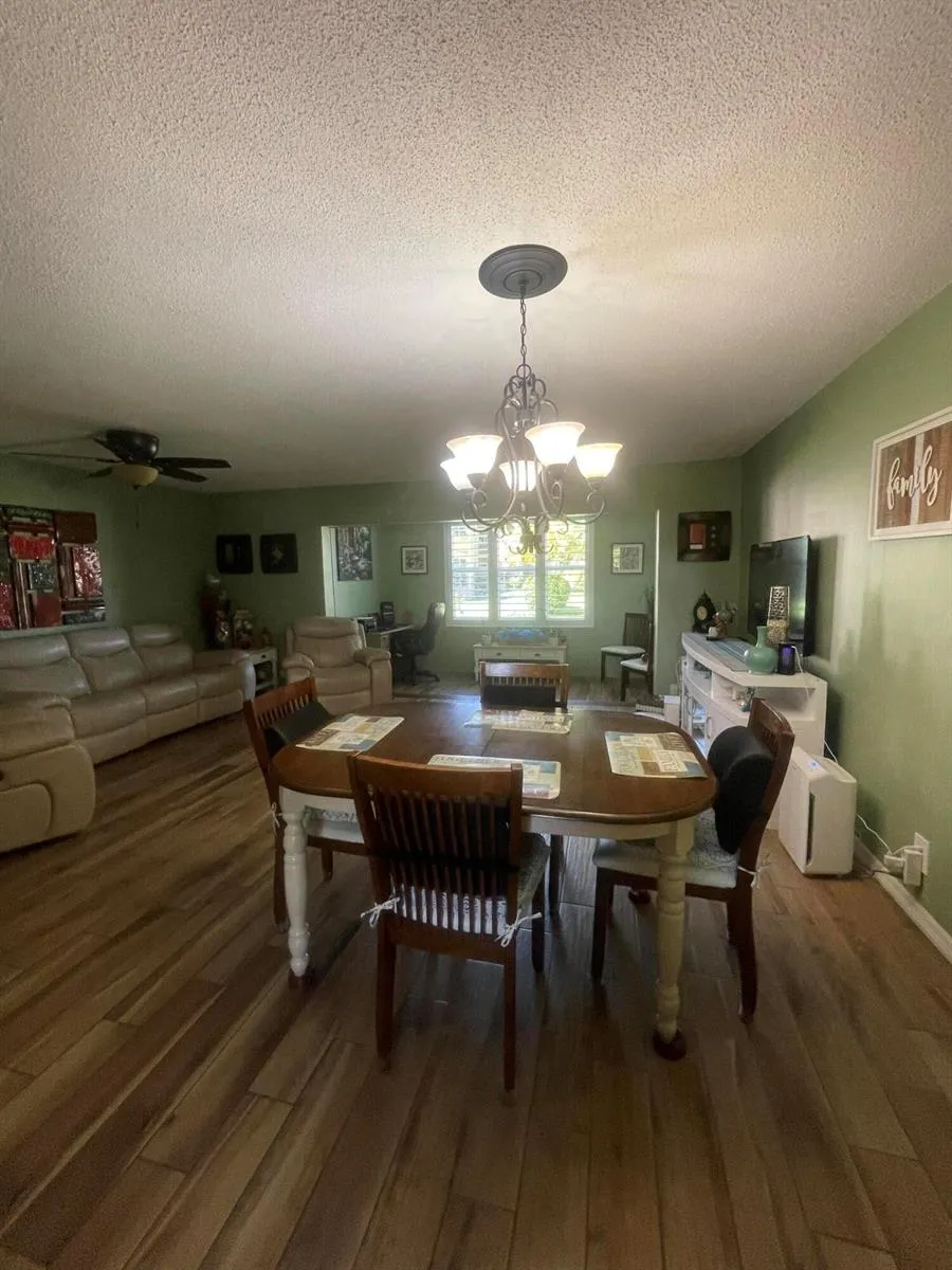 702 Lori Drive #195 Palm Springs, FL 33461