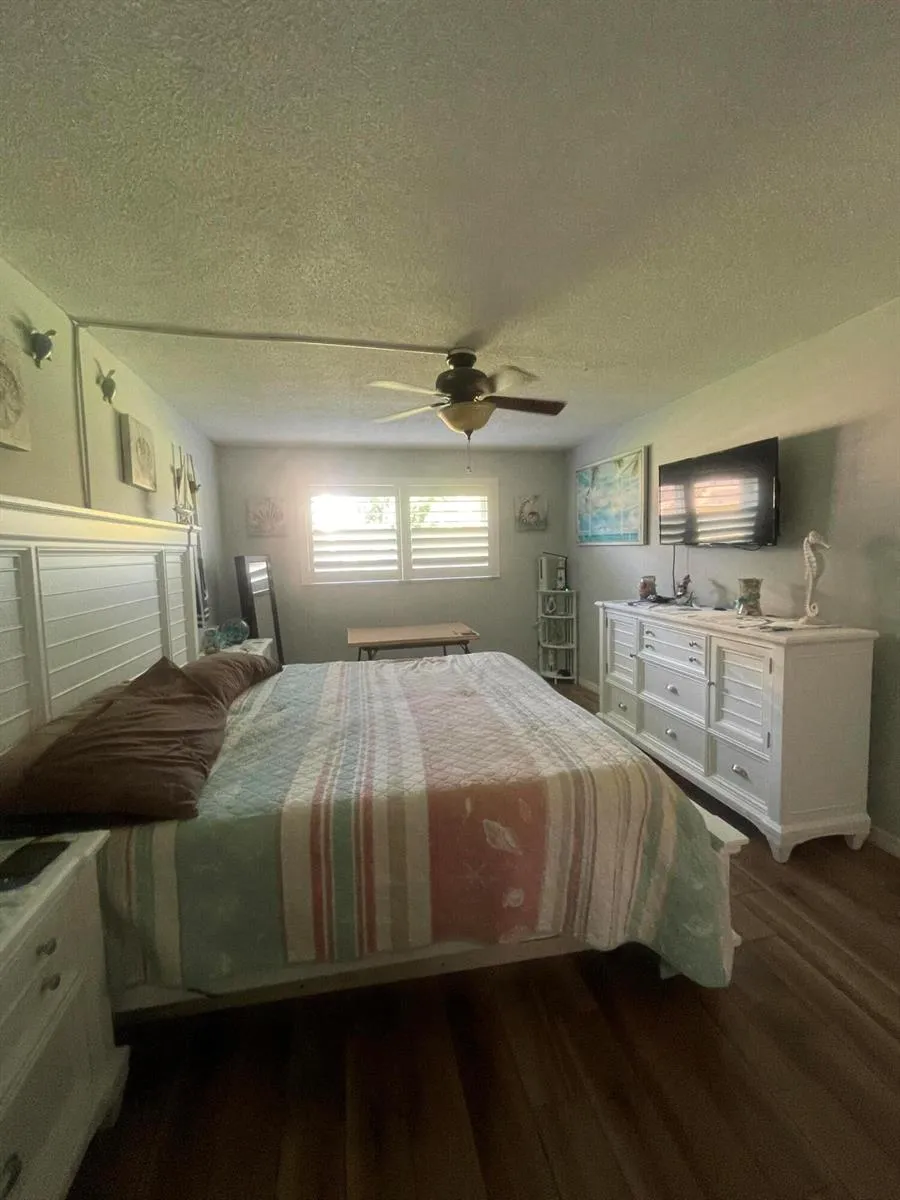 702 Lori Drive #195 Palm Springs, FL 33461