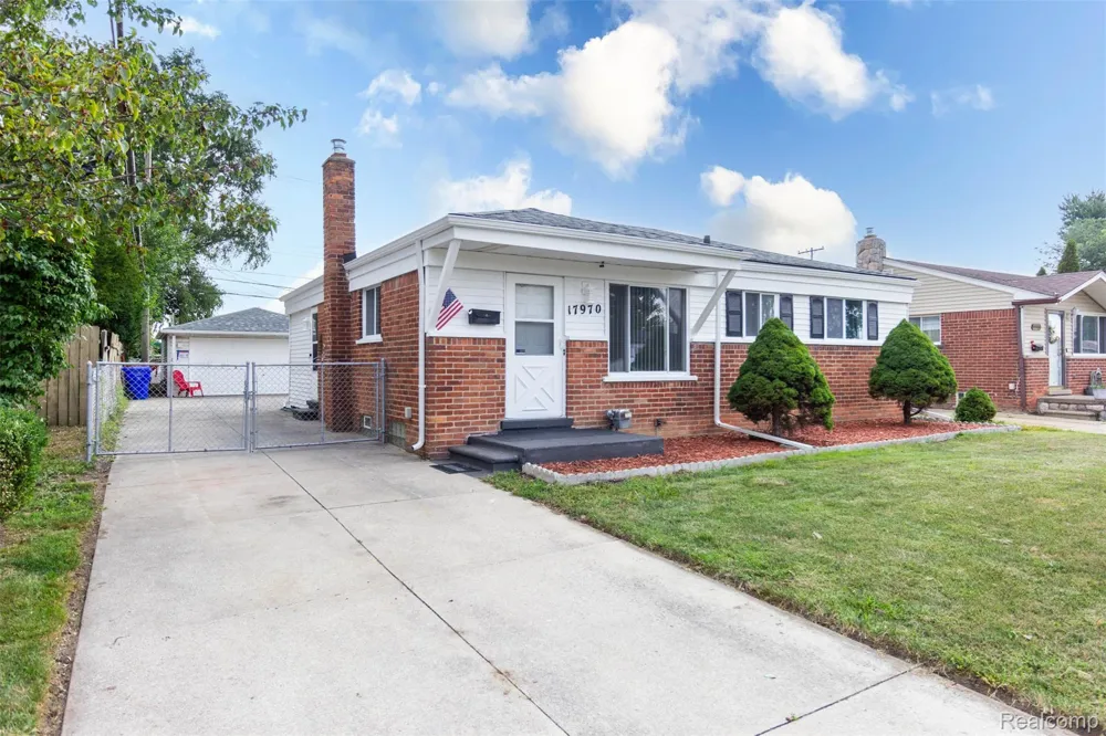 17970 S Wind Drive Fraser City, MI 48026