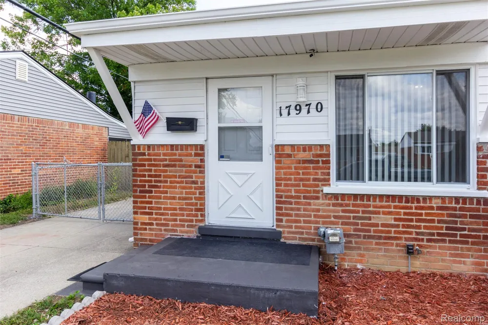 17970 S Wind Drive Fraser City, MI 48026