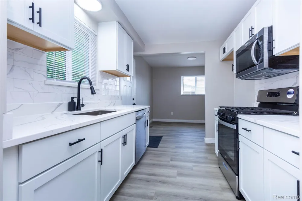 17970 S Wind Drive Fraser City, MI 48026