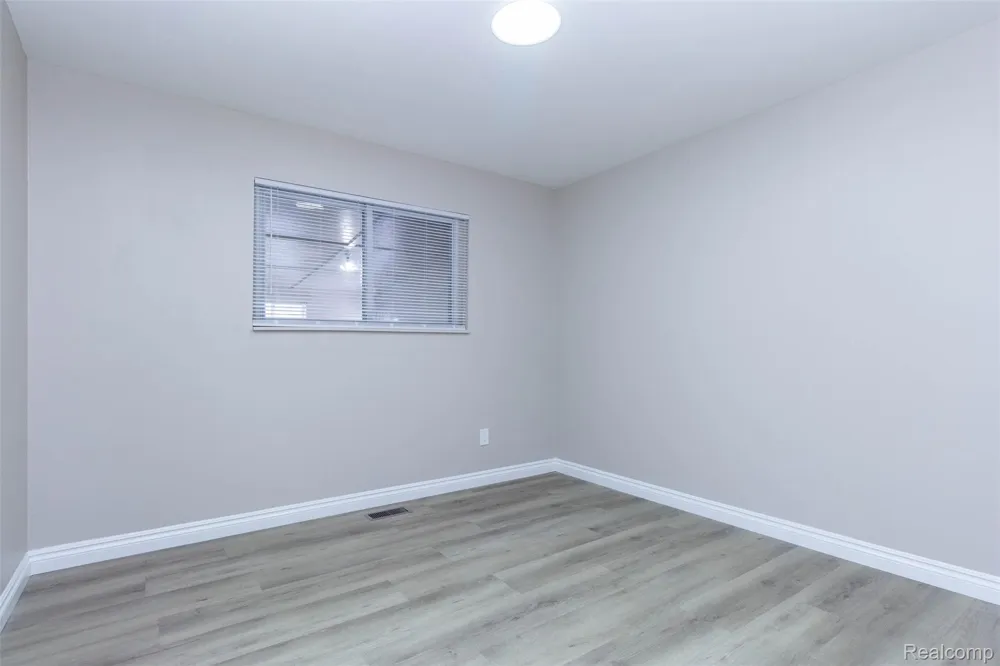 17970 S Wind Drive Fraser City, MI 48026