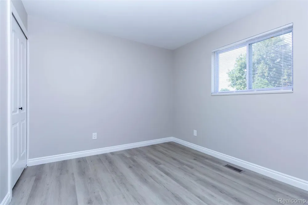 17970 S Wind Drive Fraser City, MI 48026
