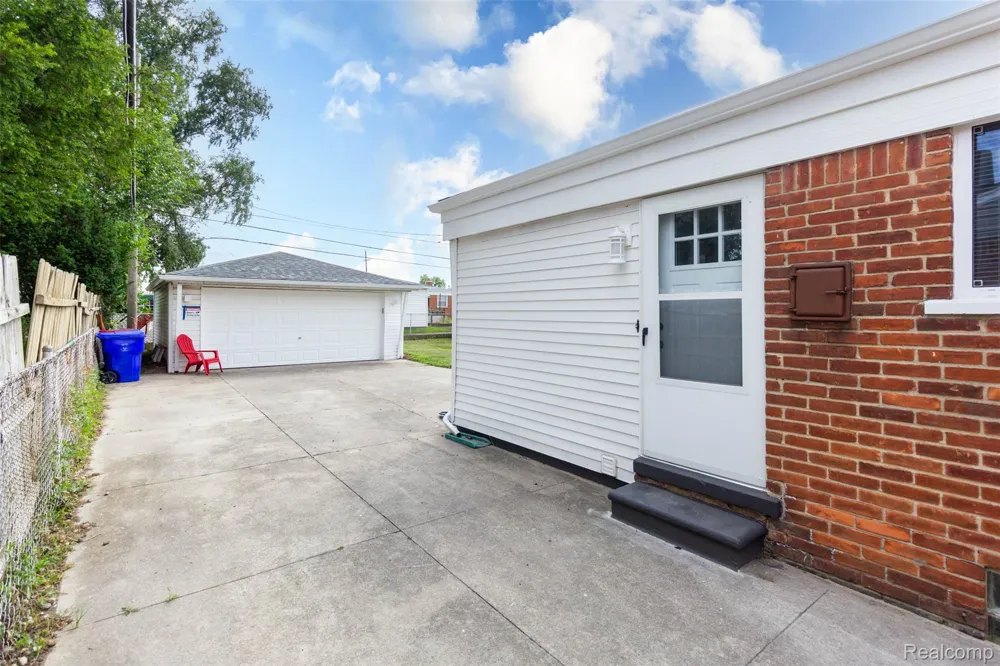 17970 S Wind Drive Fraser City, MI 48026