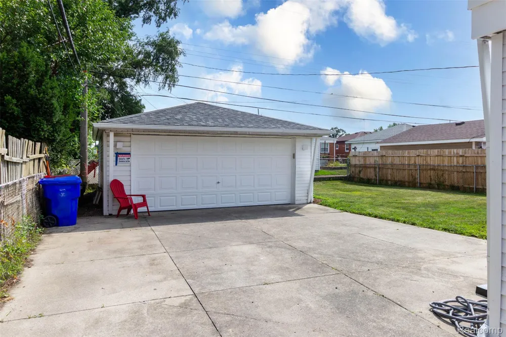 17970 S Wind Drive Fraser City, MI 48026
