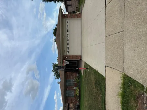 4966 Peachtree Drive
