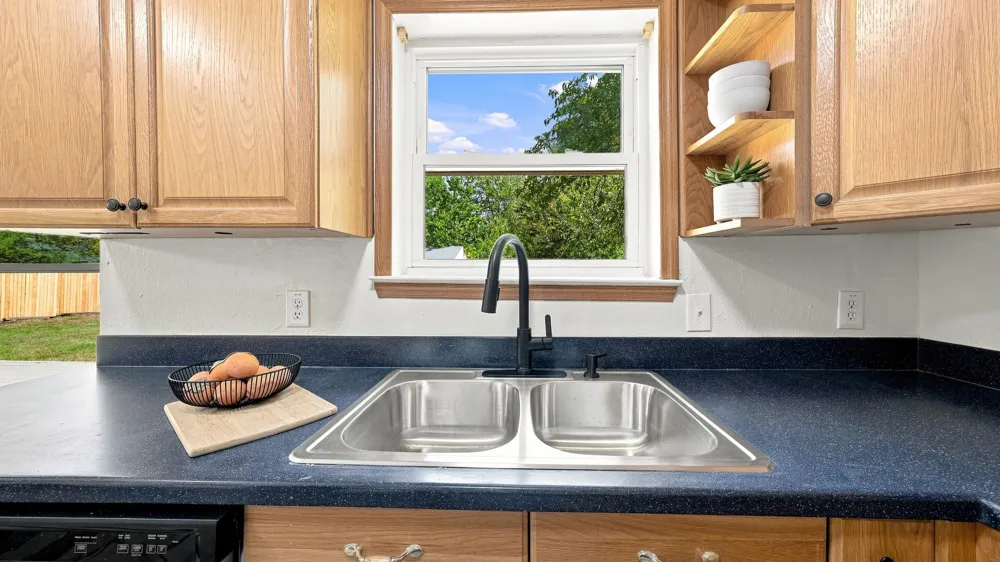 744 Windsor Drive Everman, TX 76140