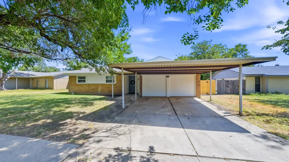 744 Windsor Drive Everman, TX 76140
