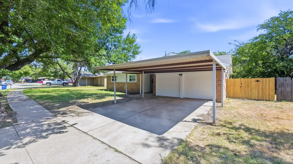 744 Windsor Drive Everman, TX 76140